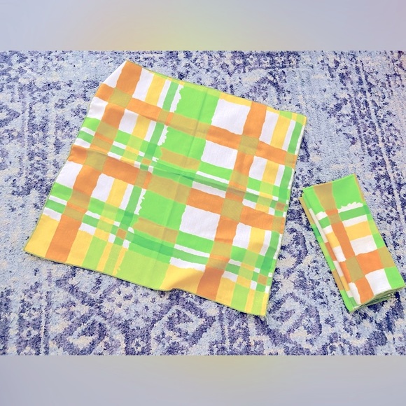 Set of 4, Vintage Cloth Napkins in Bright Green, Orange, Yellow & White plaid - Picture 6 of 6